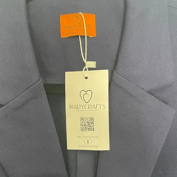 Classic Navy Women's Blazer - Picture 2 of 12